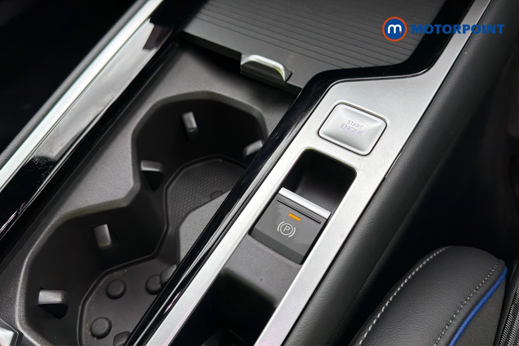 Volkswagen Passat R-Line Automatic Petrol Plug-In Hybrid Estate - Stock Number (1668998) - 16th supplementary image