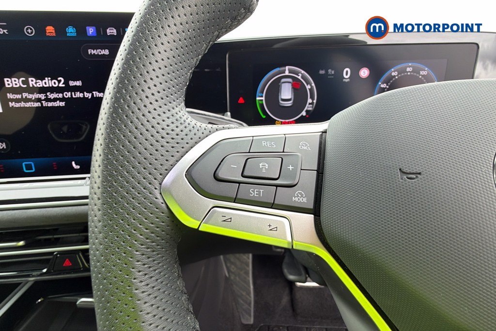Volkswagen Passat R-Line Automatic Petrol Plug-In Hybrid Estate - Stock Number (1669000) - 3rd supplementary image