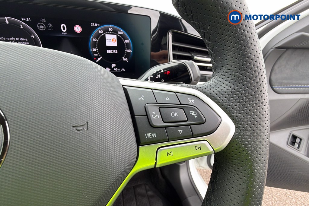 Volkswagen Passat R-Line Automatic Petrol Plug-In Hybrid Estate - Stock Number (1669000) - 4th supplementary image