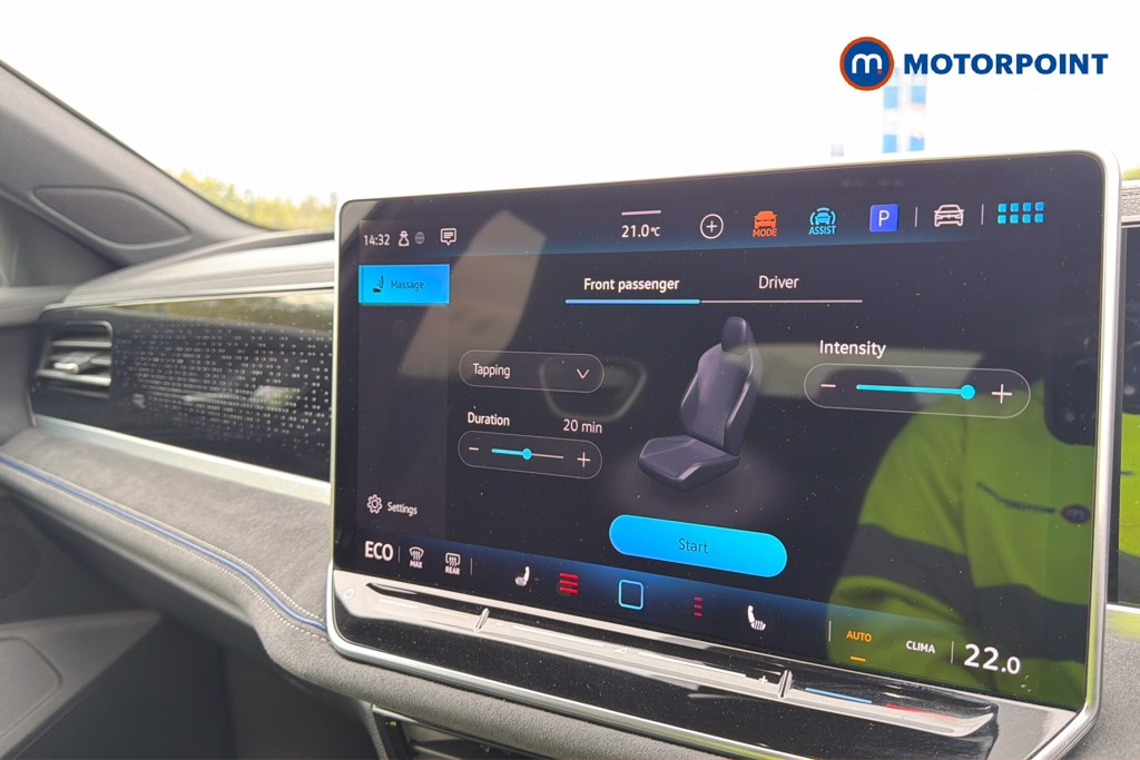 Volkswagen Passat R-Line Automatic Petrol Plug-In Hybrid Estate - Stock Number (1669000) - 14th supplementary image