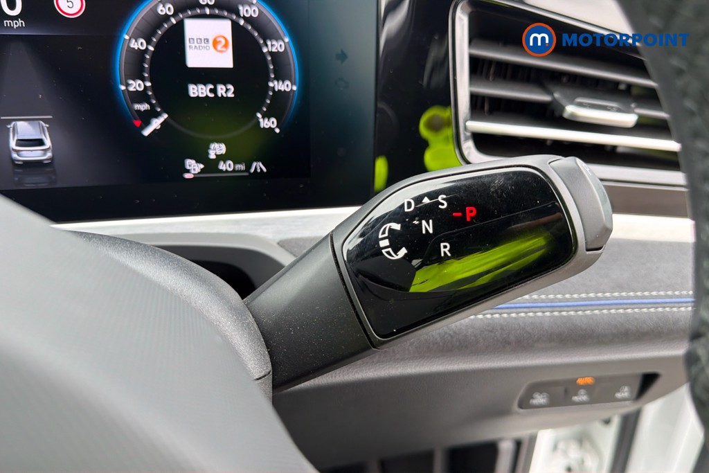 Volkswagen Passat R-Line Automatic Petrol Plug-In Hybrid Estate - Stock Number (1669000) - 15th supplementary image
