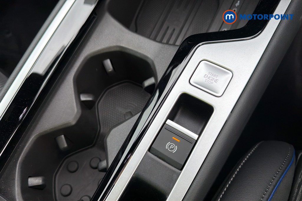 Volkswagen Passat R-Line Automatic Petrol Plug-In Hybrid Estate - Stock Number (1669000) - 16th supplementary image