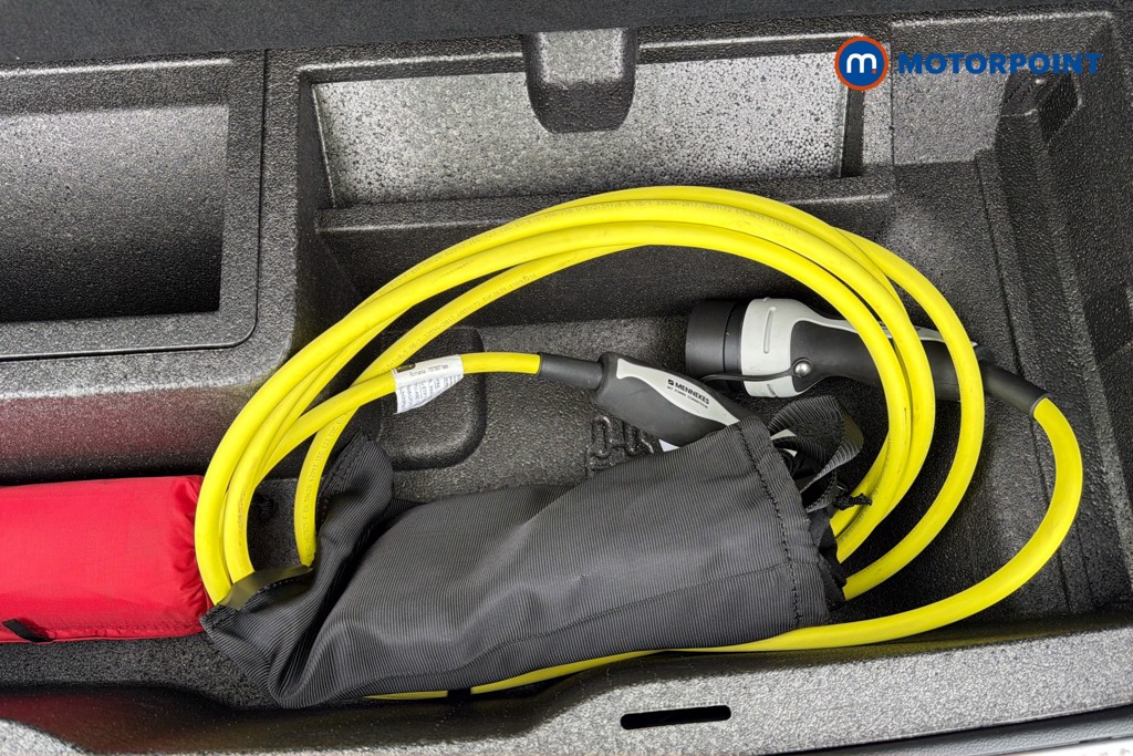 Volkswagen Passat R-Line Automatic Petrol Plug-In Hybrid Estate - Stock Number (1669000) - 34th supplementary image