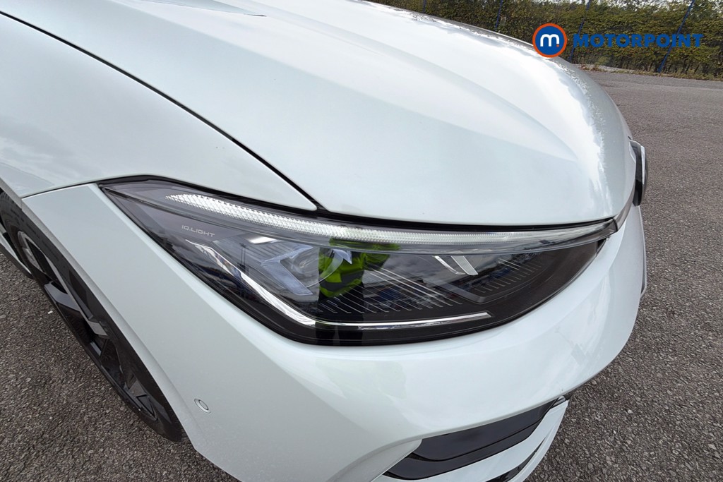 Volkswagen Passat R-Line Automatic Petrol Plug-In Hybrid Estate - Stock Number (1669000) - 44th supplementary image