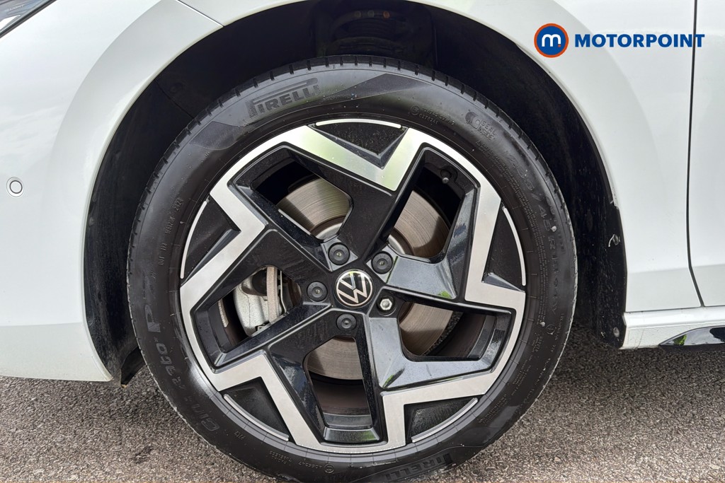 Volkswagen Passat R-Line Automatic Petrol Plug-In Hybrid Estate - Stock Number (1669000) - 47th supplementary image