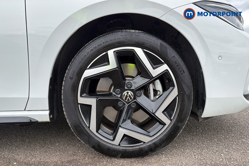 Volkswagen Passat R-Line Automatic Petrol Plug-In Hybrid Estate - Stock Number (1669000) - 50th supplementary image