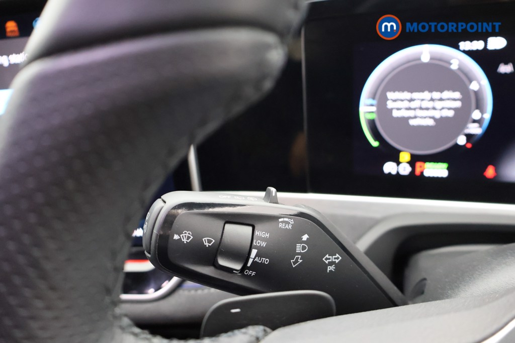 Volkswagen Passat R-Line Automatic Petrol Plug-In Hybrid Estate - Stock Number (1669007) - 5th supplementary image