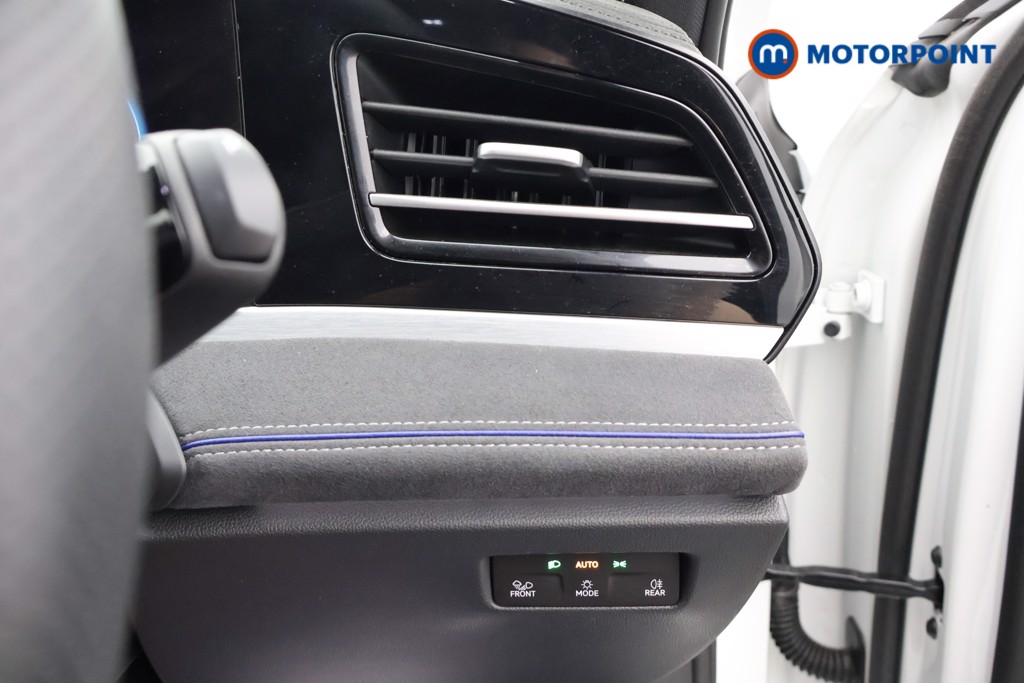 Volkswagen Passat R-Line Automatic Petrol Plug-In Hybrid Estate - Stock Number (1669007) - 7th supplementary image