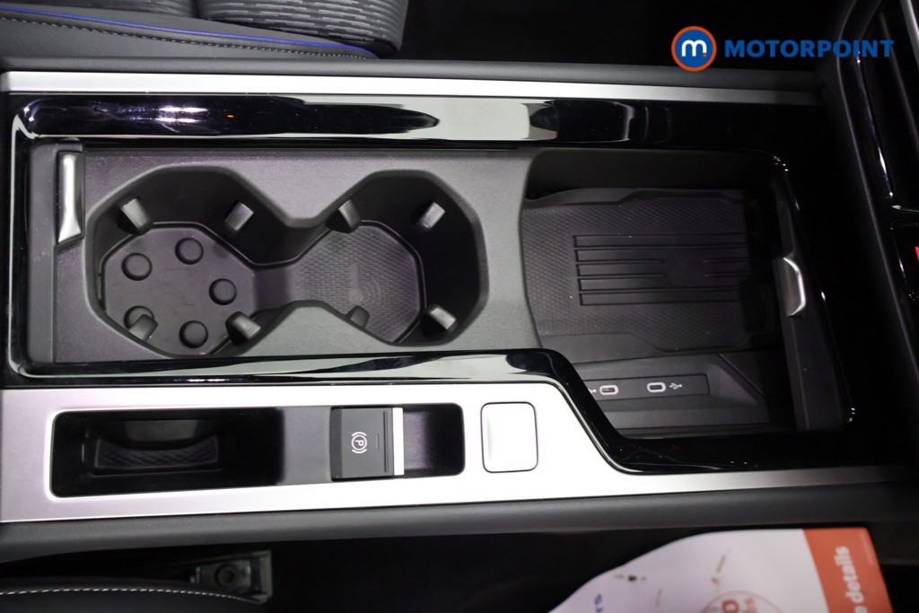 Volkswagen Passat R-Line Automatic Petrol Plug-In Hybrid Estate - Stock Number (1669007) - 10th supplementary image