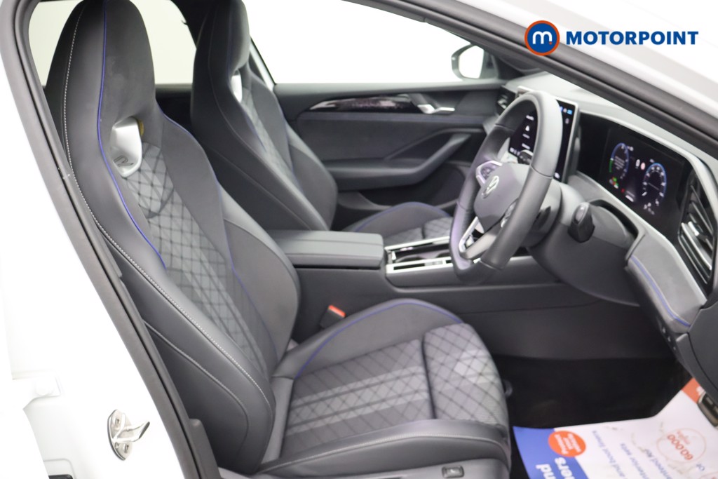 Volkswagen Passat R-Line Automatic Petrol Plug-In Hybrid Estate - Stock Number (1669007) - 15th supplementary image