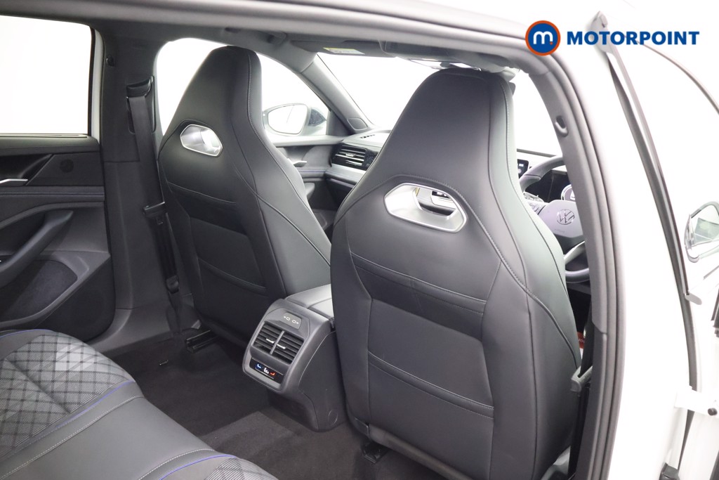 Volkswagen Passat R-Line Automatic Petrol Plug-In Hybrid Estate - Stock Number (1669007) - 18th supplementary image