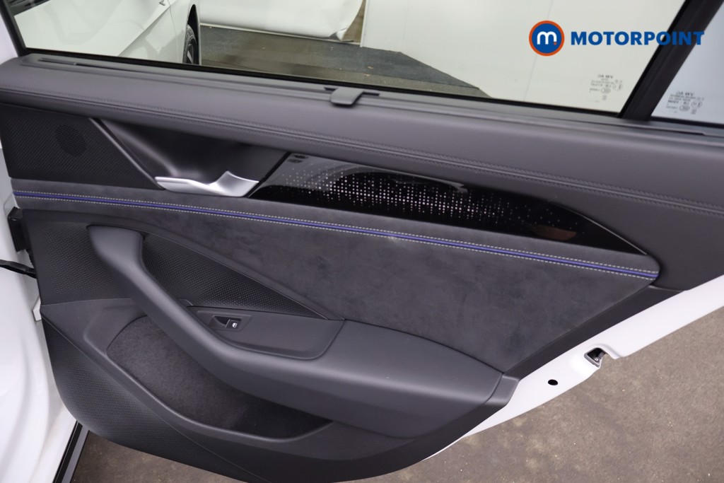 Volkswagen Passat R-Line Automatic Petrol Plug-In Hybrid Estate - Stock Number (1669007) - 19th supplementary image