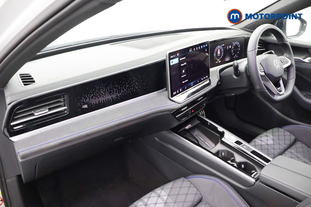 Volkswagen Passat R-Line Automatic Petrol Plug-In Hybrid Estate - Stock Number (1669007) - 20th supplementary image