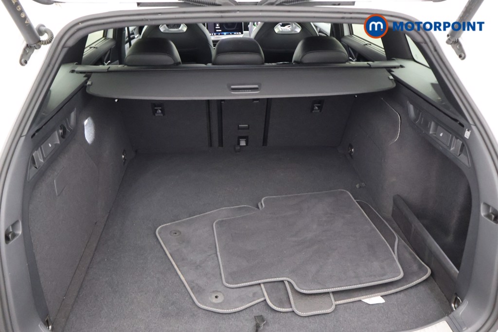 Volkswagen Passat R-Line Automatic Petrol Plug-In Hybrid Estate - Stock Number (1669007) - 23rd supplementary image