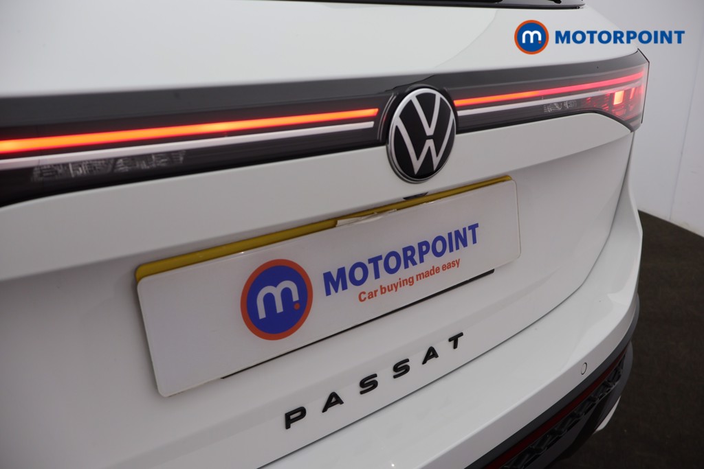 Volkswagen Passat R-Line Automatic Petrol Plug-In Hybrid Estate - Stock Number (1669007) - 25th supplementary image