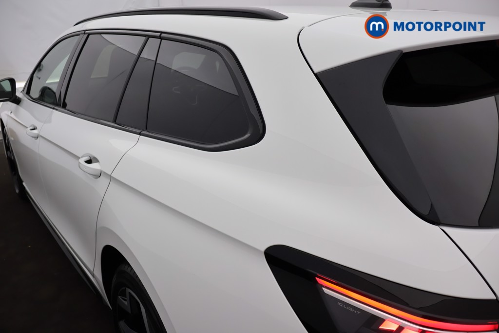 Volkswagen Passat R-Line Automatic Petrol Plug-In Hybrid Estate - Stock Number (1669007) - 28th supplementary image