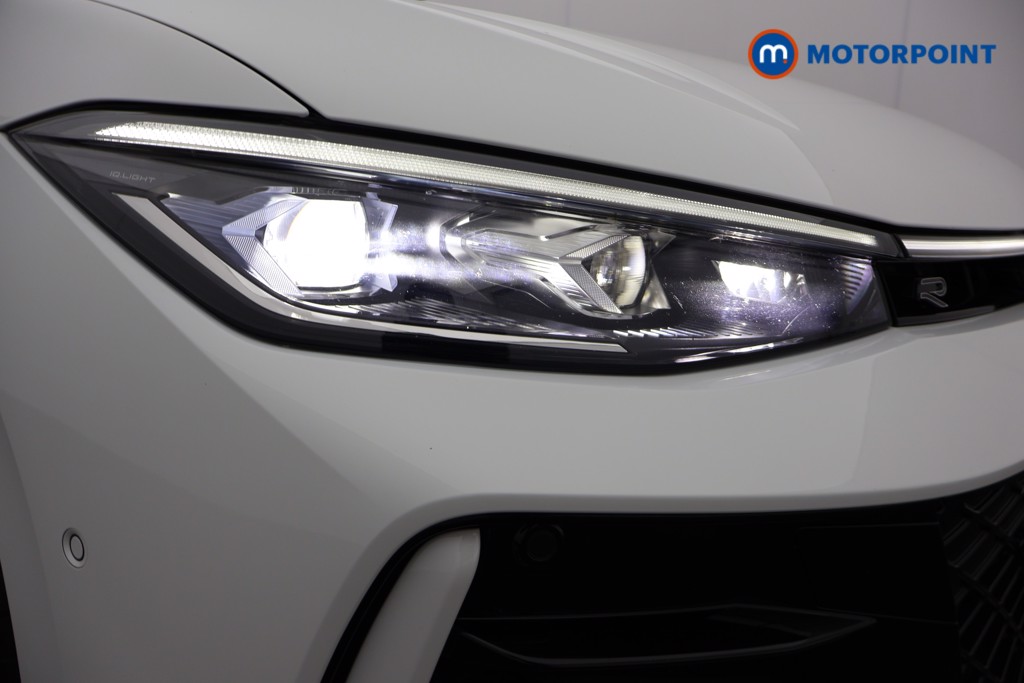 Volkswagen Passat R-Line Automatic Petrol Plug-In Hybrid Estate - Stock Number (1669007) - 31st supplementary image