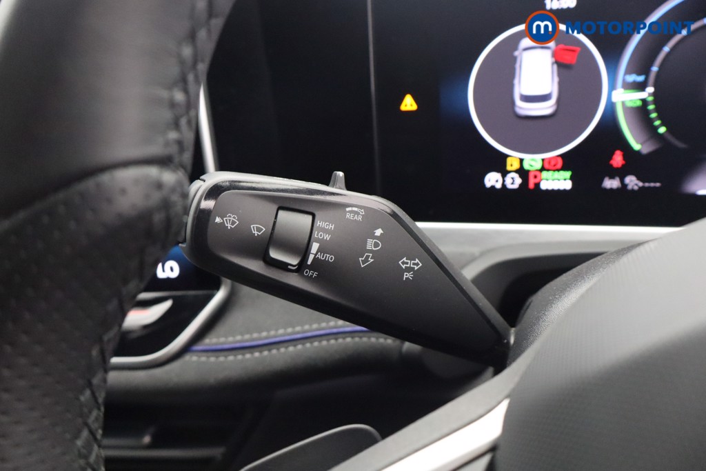 Volkswagen Passat R-Line Automatic Petrol Plug-In Hybrid Estate - Stock Number (1669027) - 6th supplementary image