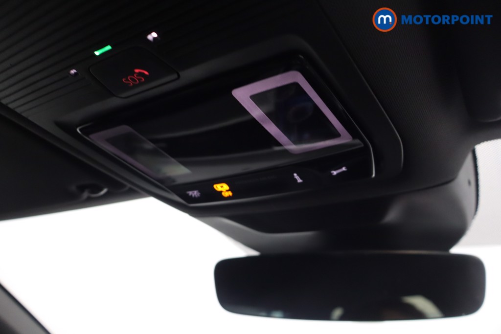 Volkswagen Passat R-Line Automatic Petrol Plug-In Hybrid Estate - Stock Number (1669027) - 12th supplementary image