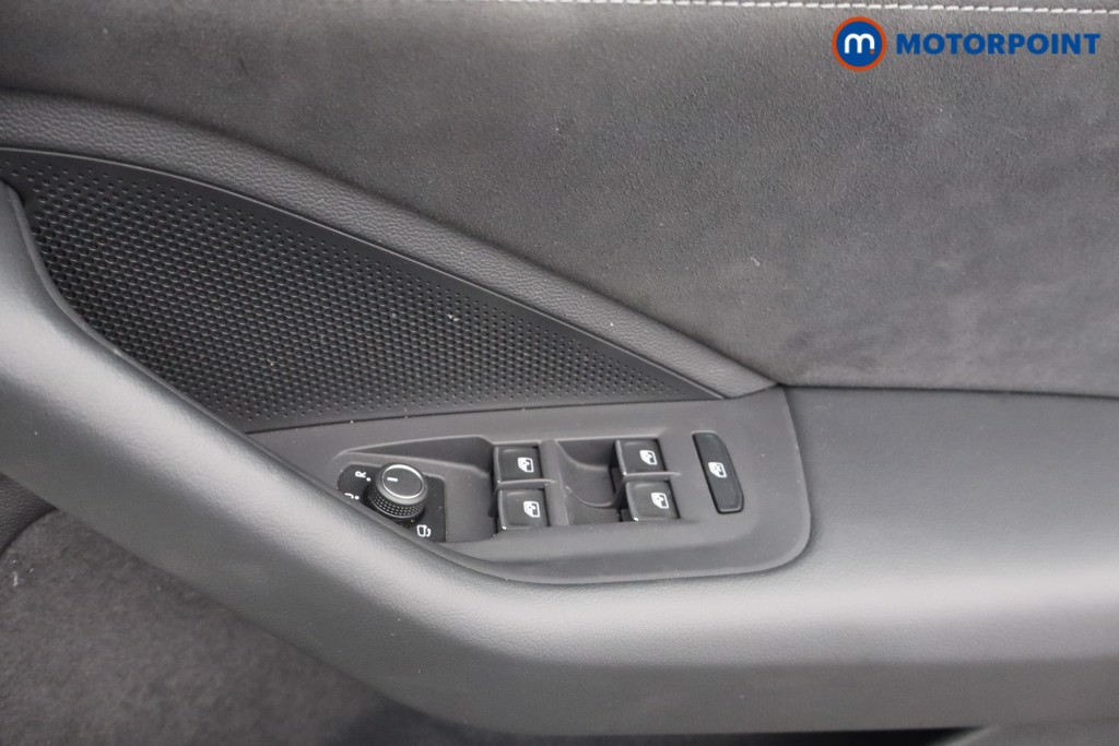 Volkswagen Passat R-Line Automatic Petrol Plug-In Hybrid Estate - Stock Number (1669027) - 13th supplementary image