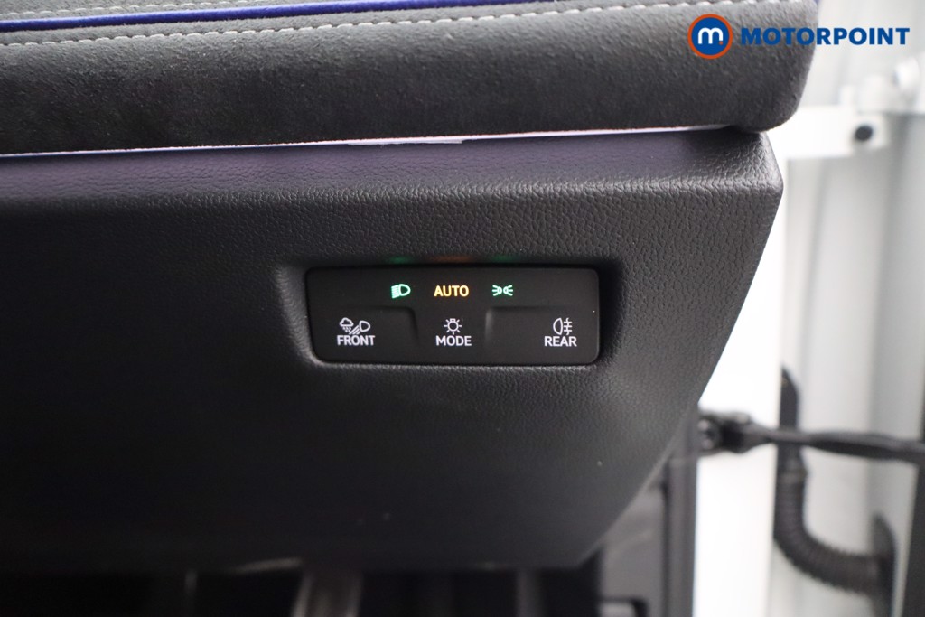 Volkswagen Passat R-Line Automatic Petrol Plug-In Hybrid Estate - Stock Number (1669027) - 16th supplementary image