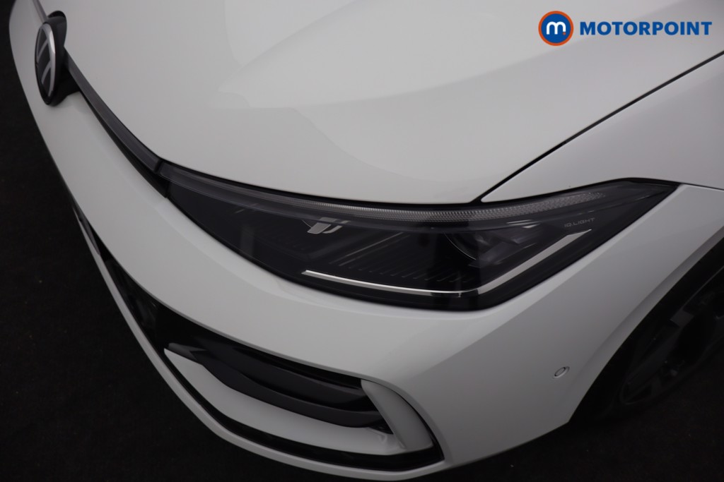 Volkswagen Passat R-Line Automatic Petrol Plug-In Hybrid Estate - Stock Number (1669027) - 20th supplementary image