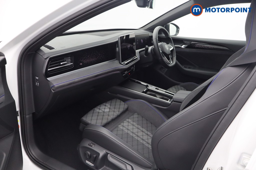 Volkswagen Passat R-Line Automatic Petrol Plug-In Hybrid Estate - Stock Number (1669027) - 21st supplementary image