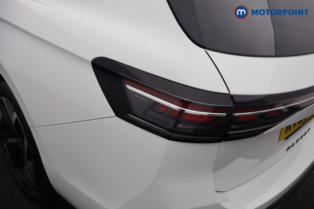 Volkswagen Passat R-Line Automatic Petrol Plug-In Hybrid Estate - Stock Number (1669027) - 25th supplementary image