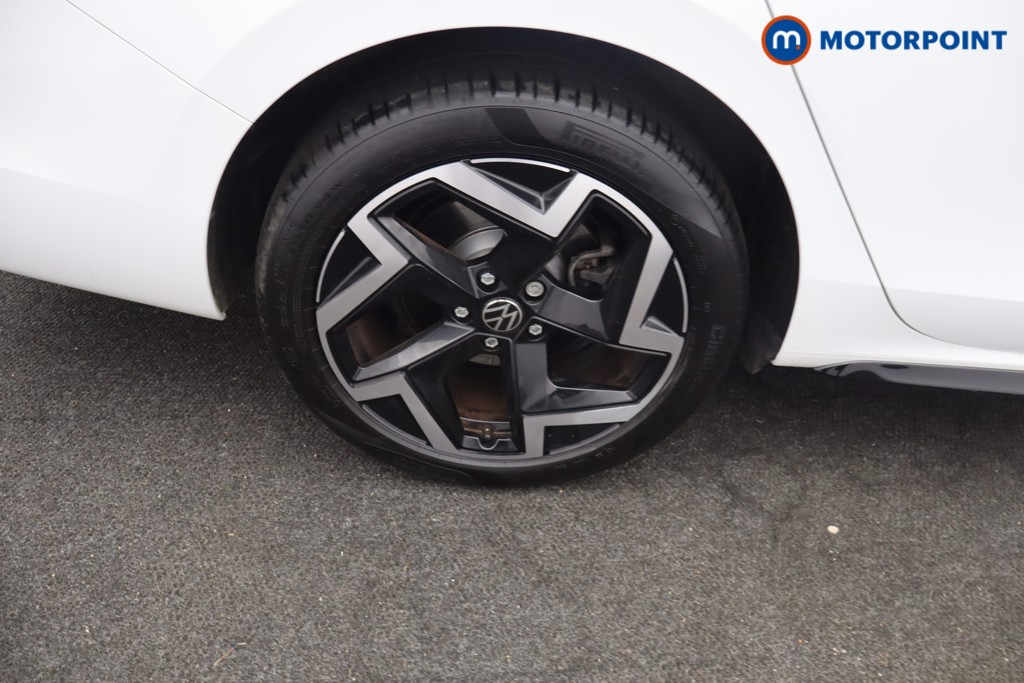 Volkswagen Passat R-Line Automatic Petrol Plug-In Hybrid Estate - Stock Number (1669027) - 28th supplementary image