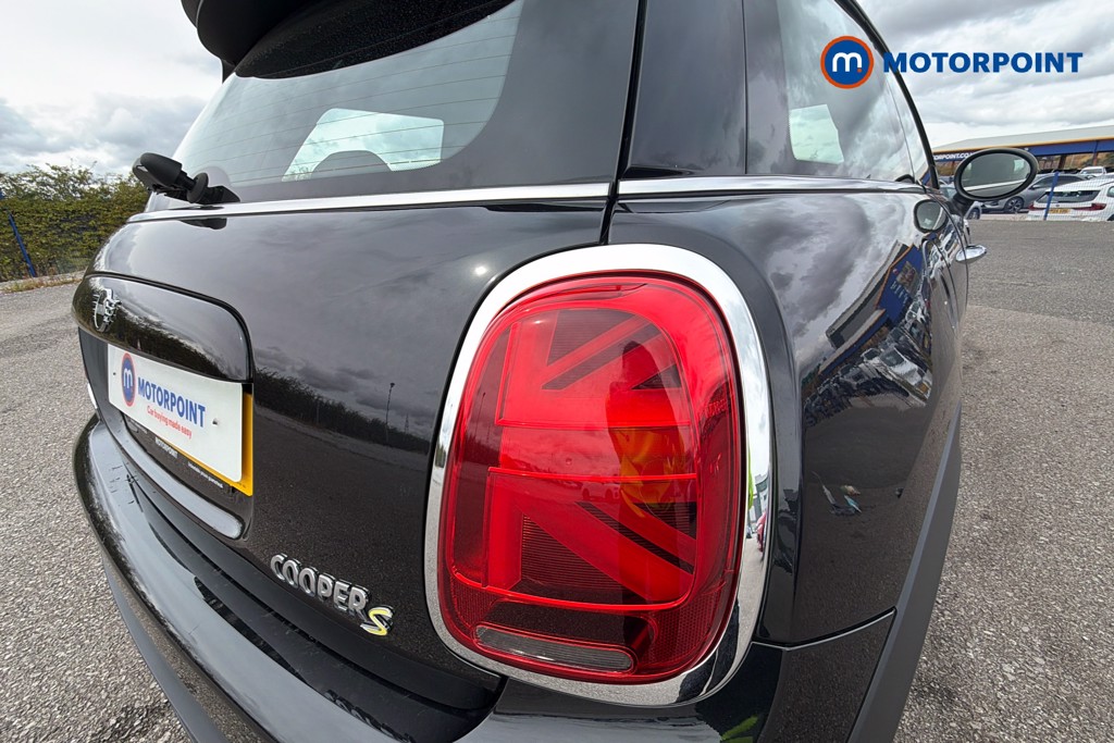 Mini Hatchback Cooper S Level 2 Automatic Electric Hatchback - Stock Number (1669143) - 38th supplementary image