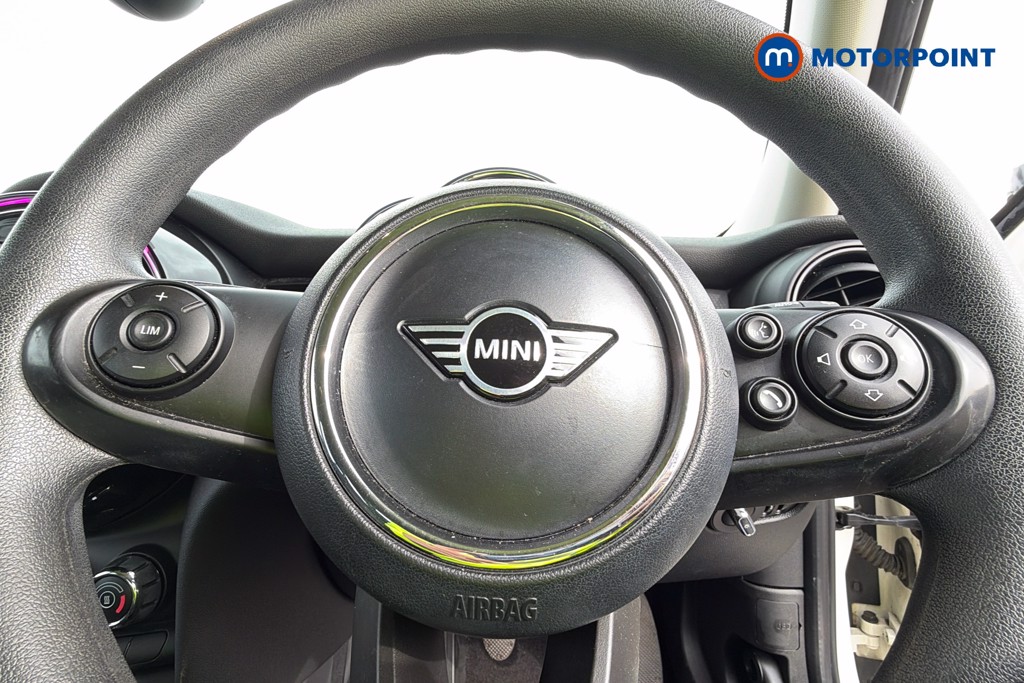 Mini Hatchback Cooper Classic Manual Petrol Hatchback - Stock Number (1669257) - 5th supplementary image