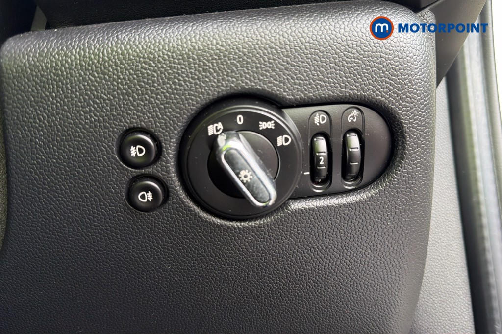 Mini Hatchback Cooper Classic Manual Petrol Hatchback - Stock Number (1669257) - 17th supplementary image