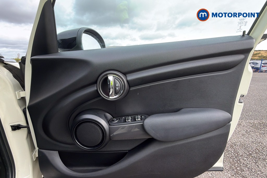 Mini Hatchback Cooper Classic Manual Petrol Hatchback - Stock Number (1669257) - 19th supplementary image