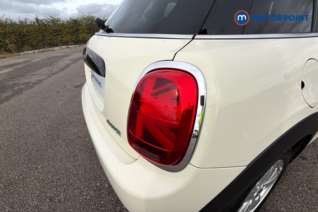 Mini Hatchback Cooper Classic Manual Petrol Hatchback - Stock Number (1669257) - 38th supplementary image