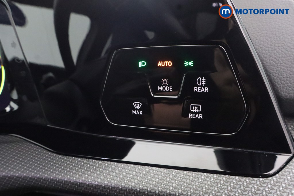 Volkswagen Golf R-Line Automatic Petrol Hatchback - Stock Number (1669433) - 16th supplementary image