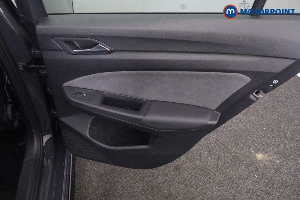 Volkswagen Golf R-Line Automatic Petrol Hatchback - Stock Number (1669433) - 26th supplementary image