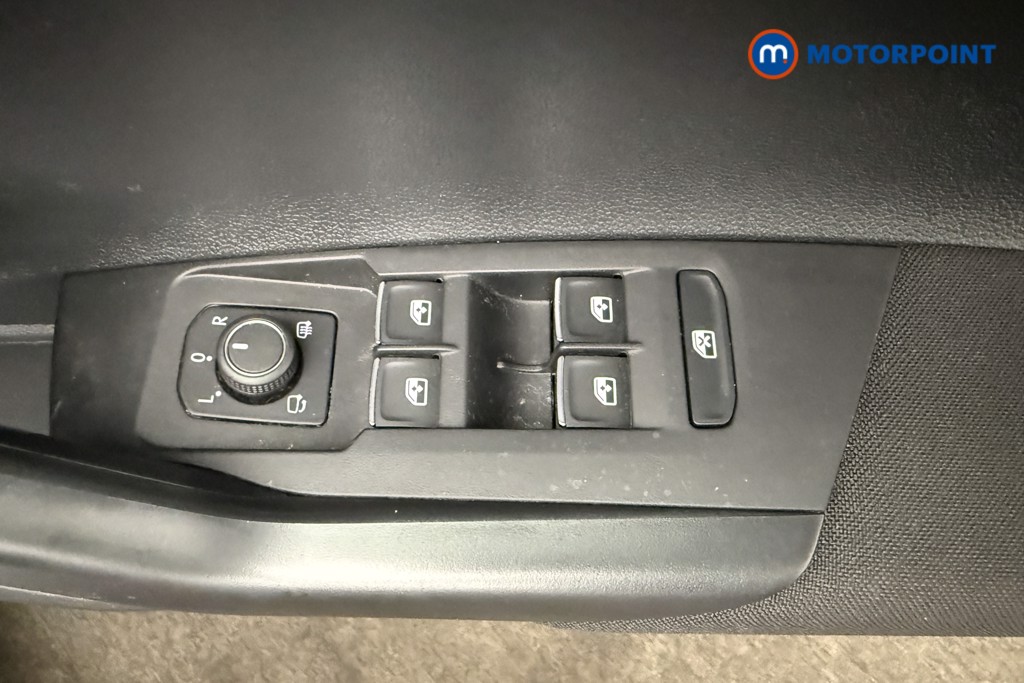 Volkswagen Polo R-Line Manual Petrol Hatchback - Stock Number (1669528) - 3rd supplementary image