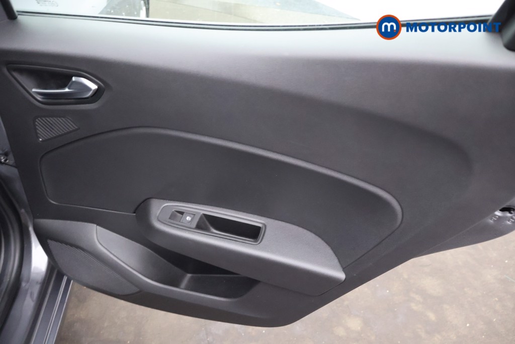 Renault Clio Evolution Manual Petrol Hatchback - Stock Number (1669822) - 19th supplementary image