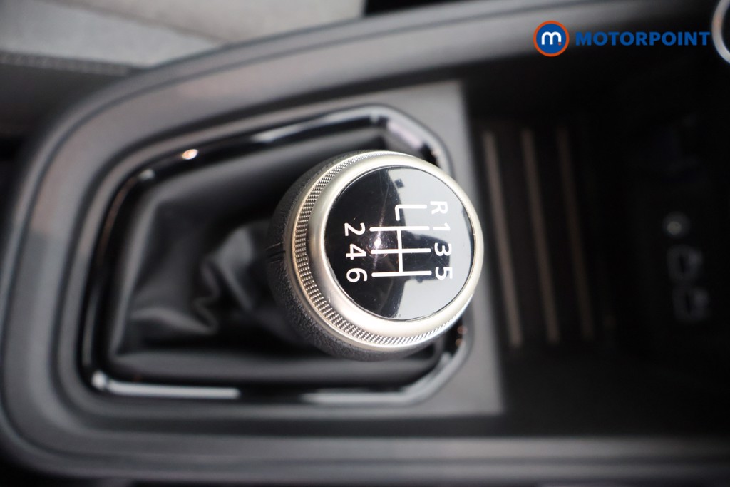 Renault Clio Evolution Manual Petrol Hatchback - Stock Number (1669874) - 11th supplementary image