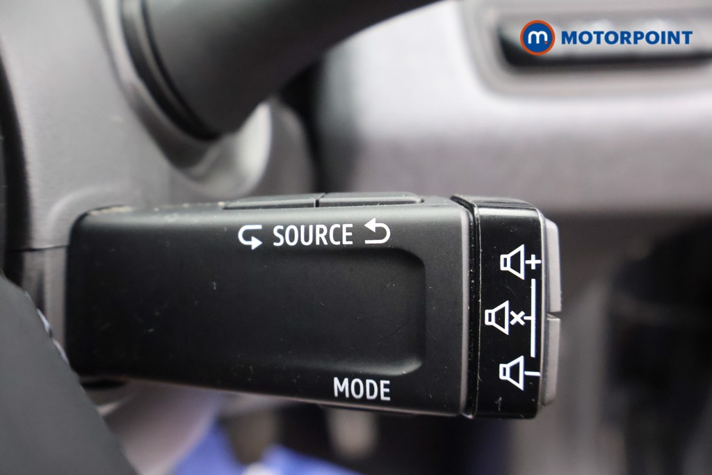 Renault Clio Evolution Manual Petrol Hatchback - Stock Number (1669908) - 7th supplementary image
