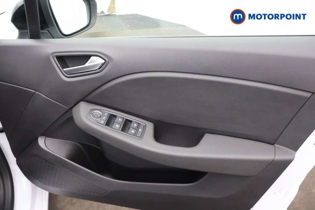 Renault Clio Evolution Manual Petrol Hatchback - Stock Number (1669911) - 12th supplementary image
