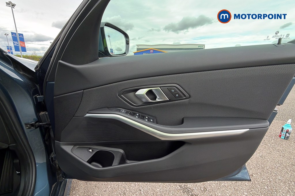 BMW 3 Series Sport Automatic Petrol Plug-In Hybrid Saloon - Stock Number (1670733) - 19th supplementary image