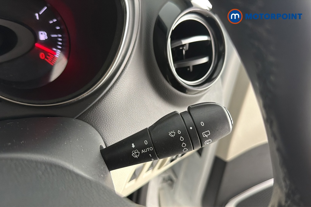 Renault Captur Gt Line Manual Petrol SUV - Stock Number (1670775) - 6th supplementary image