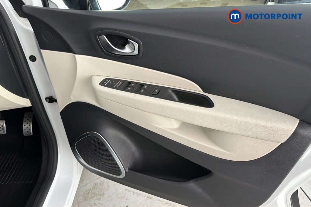 Renault Captur Gt Line Manual Petrol SUV - Stock Number (1670775) - 18th supplementary image