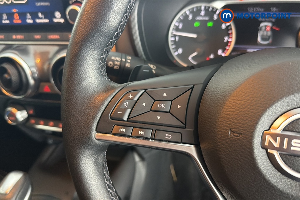 Nissan Juke Tekna Automatic Petrol SUV - Stock Number (1670798) - 4th supplementary image