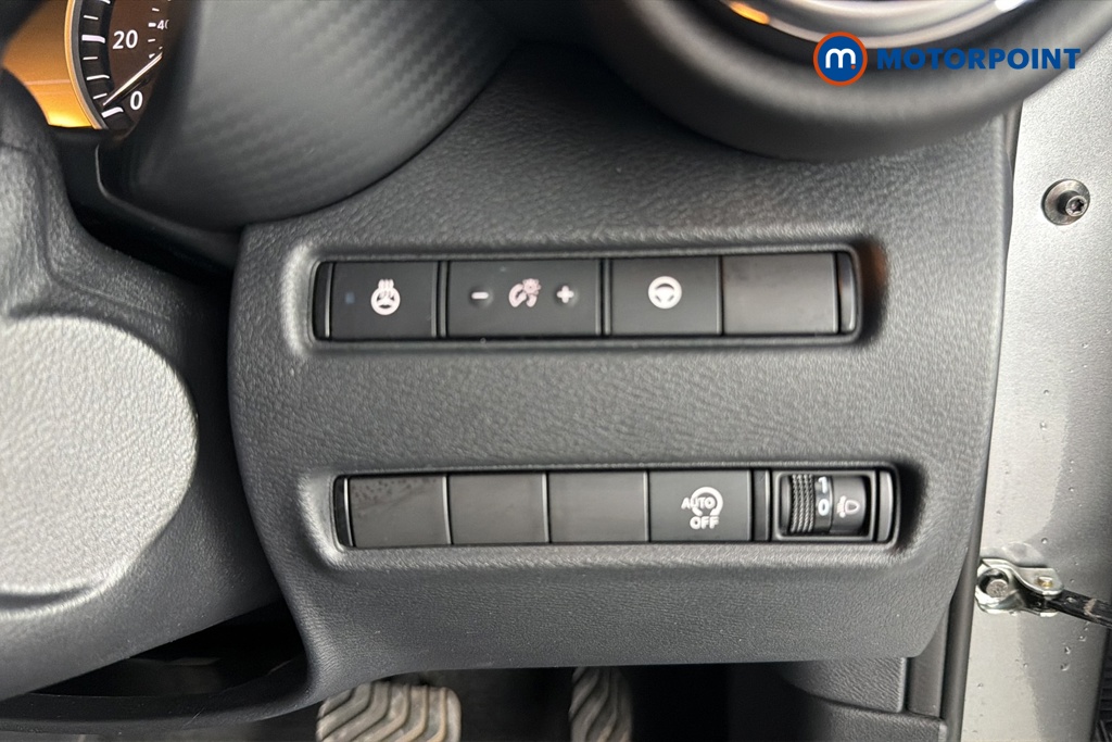Nissan Juke Tekna Automatic Petrol SUV - Stock Number (1670798) - 11th supplementary image