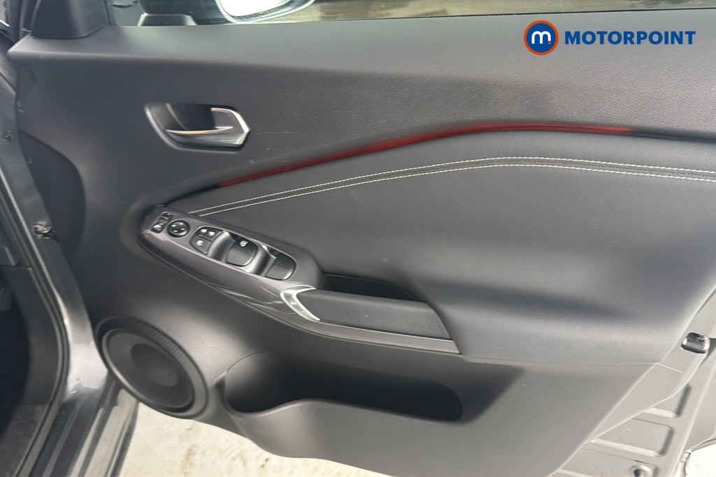 Nissan Juke Tekna Automatic Petrol SUV - Stock Number (1670798) - 18th supplementary image