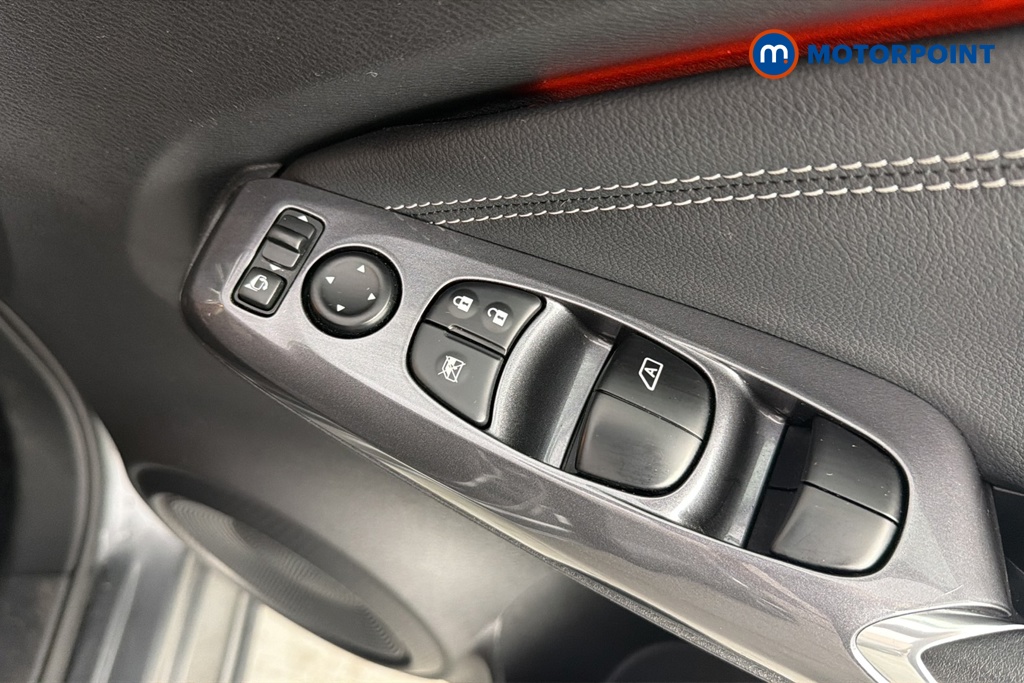 Nissan Juke Tekna Automatic Petrol SUV - Stock Number (1670798) - 19th supplementary image
