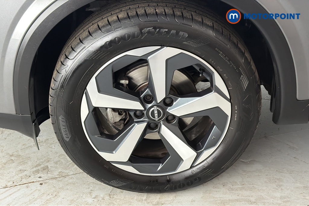 Nissan Qashqai N-Connecta Automatic Petrol SUV - Stock Number (1671590) - 44th supplementary image