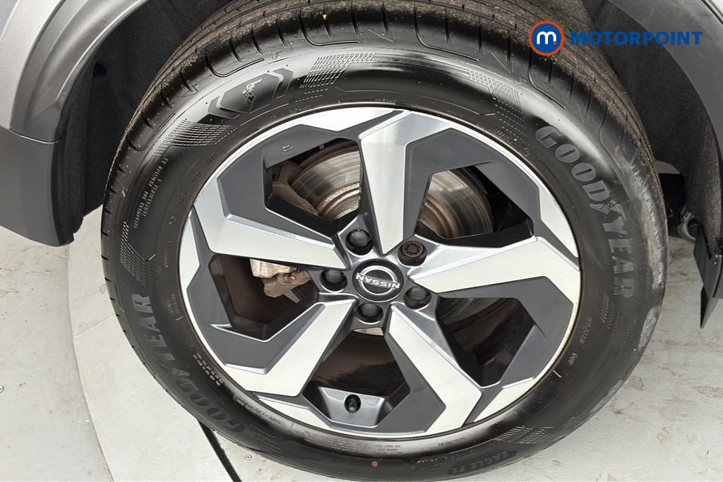 Nissan Qashqai N-Connecta Automatic Petrol SUV - Stock Number (1671590) - 46th supplementary image